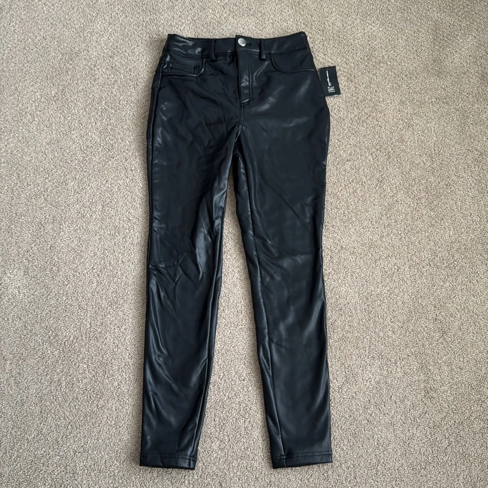 462M NWT INC International Concepts Women's Faux-Leather Skinny Pants - Size: 4P
